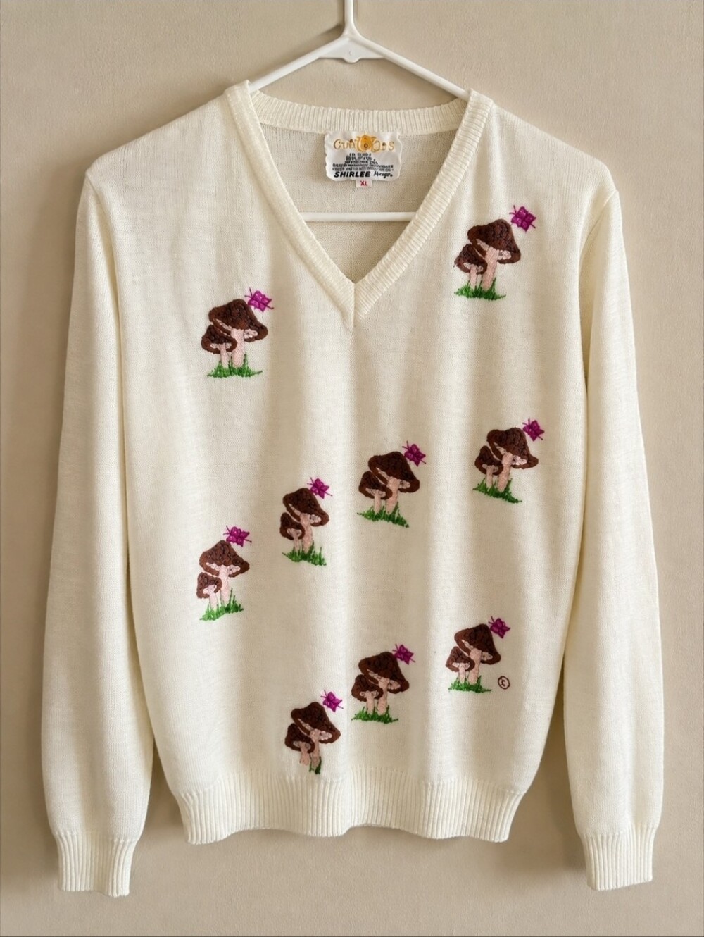 Vintage Cyn Les Shirlee Designs Mushroom Sweater Womens XL White Embroidered 70s